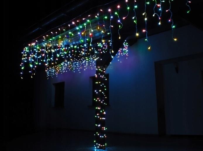 Karácsonyi LED kültéri jégcsap fényfüzér 300 LED 10.8 méter M1518LED