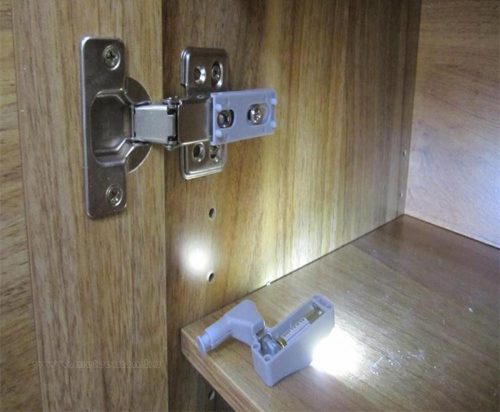 Automatikus szekrény LED világítás, zsanérra rögzíthető melegfehér MD23F-M