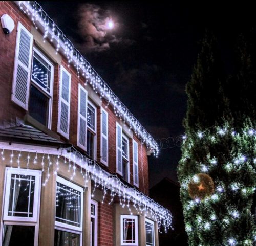 Karácsonyi LED kültéri jégcsap fényfüzér 300 LED 10.8 méter M1520LED