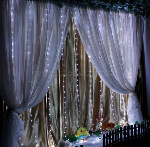 Karácsonyi kültéri LED fényfüggöny USB tápcsatlakozású 300 LED 2.9x2.9 méter MM9766USB Hideg Fehér