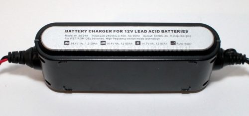 Intelligens automata akkumulátor töltő, csepptöltő, 12 V/4A Carstel 01.80.048